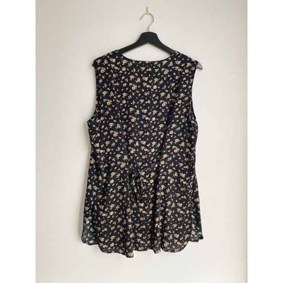 Vintage 90's Jones New York Tunic Vest // Black Ditsy Floral - Picture 4 of 6